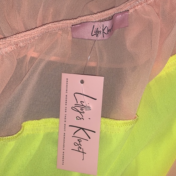 Lilly’s Kloset three tier festive top - Picture 5 of 7